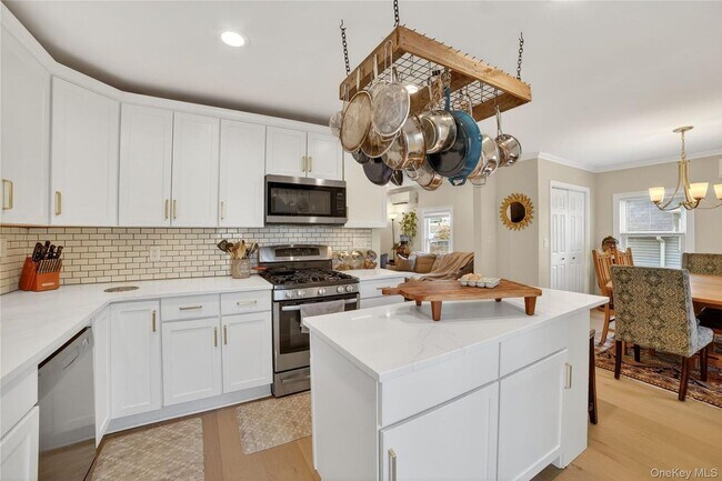 Building Photo - 1408 Henry Ave