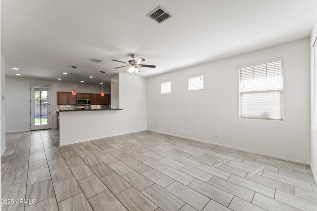 Building Photo - 3881 E Narrowleaf Dr