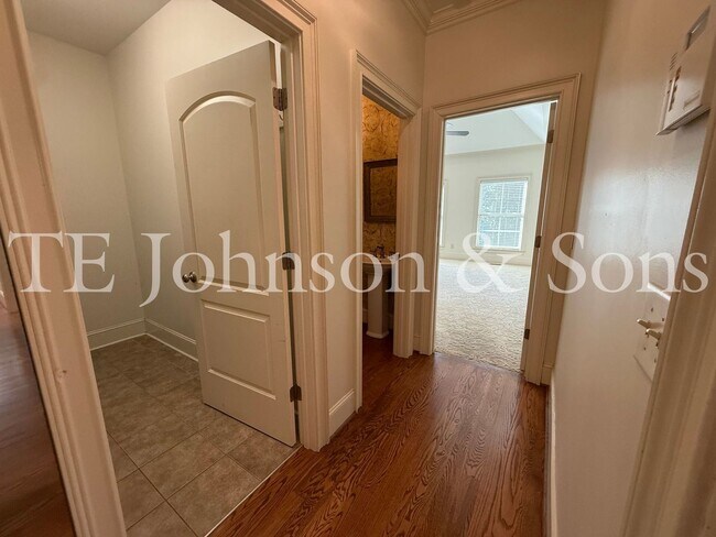 Building Photo - 5540 Brookberry Farm Rd