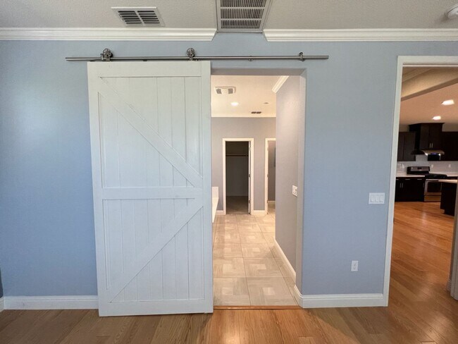 Building Photo - Newer single story home located in desirab...
