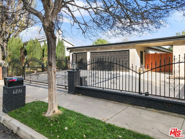 Building Photo - 6236 Sale Ave