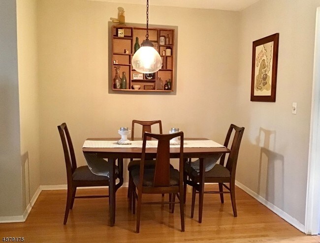 Building Photo - 132 Claremont Rd