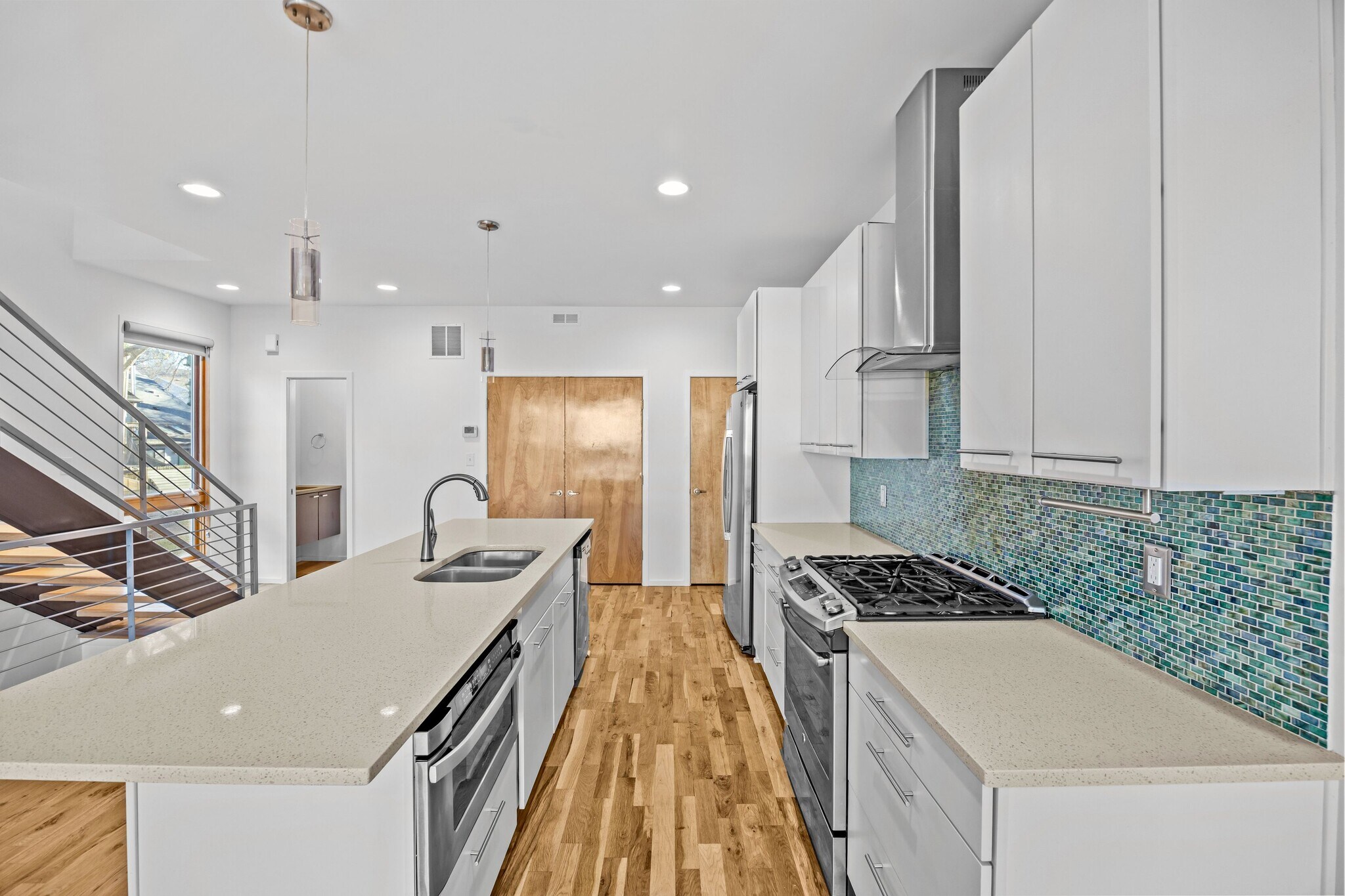 Building Photo - 909A Westbrook Dr