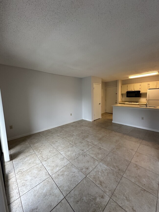 Building Photo - 225 S Tropical Trail