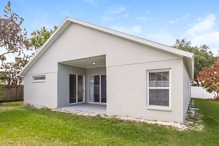 Building Photo - 2614 Vinedale Ave