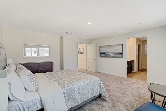 Building Photo - 4 YEARS NEW, FULLY FURNISHED 4 BEDROOM, 2....