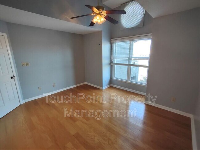 Building Photo - 9041 J M Keynes Dr