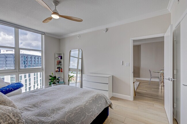 Building Photo - 550 Okeechobee Blvd