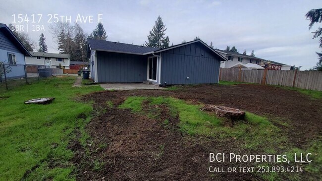 Building Photo - 15417 25th Ave E