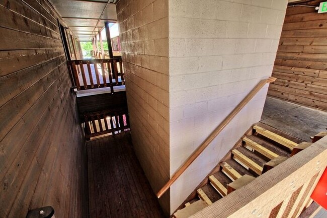 Building Photo - Cozy 2-Bedroom Condo Near CMU & St. Mary’s...