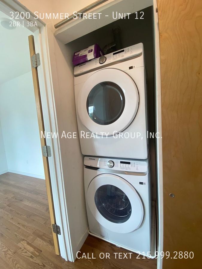 Building Photo - 3200 Summer St