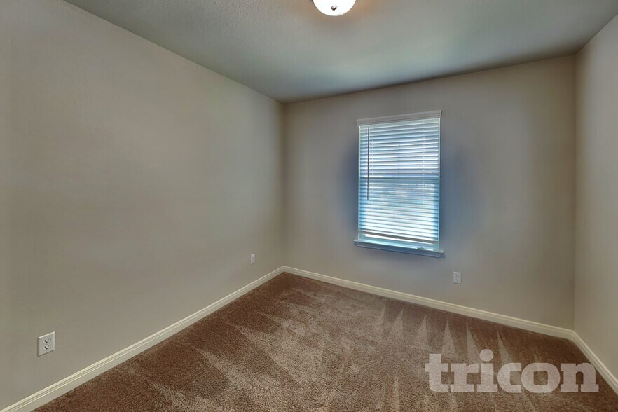 Building Photo - 5806 Nyla Wy
