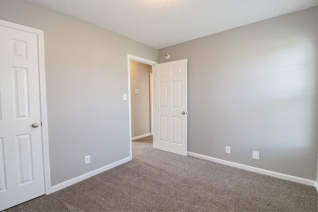 Building Photo - 3836 Man O War Blvd