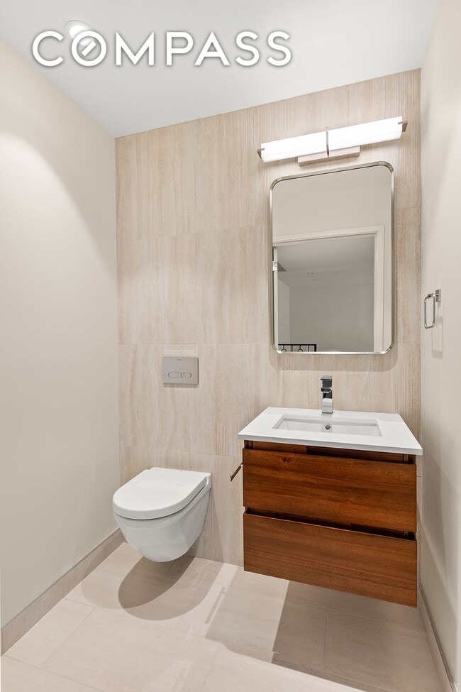 Building Photo - 48 W 68th St