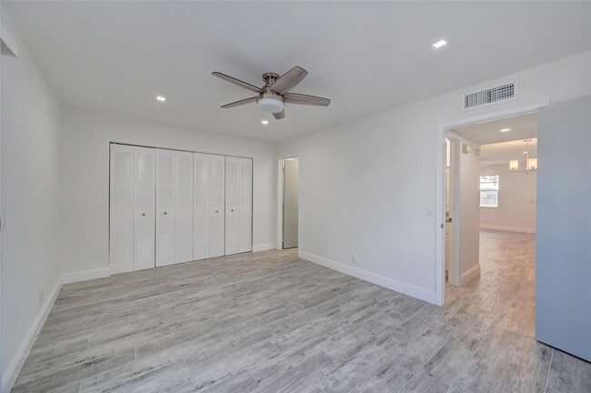 Building Photo - 87 Normandy Ln