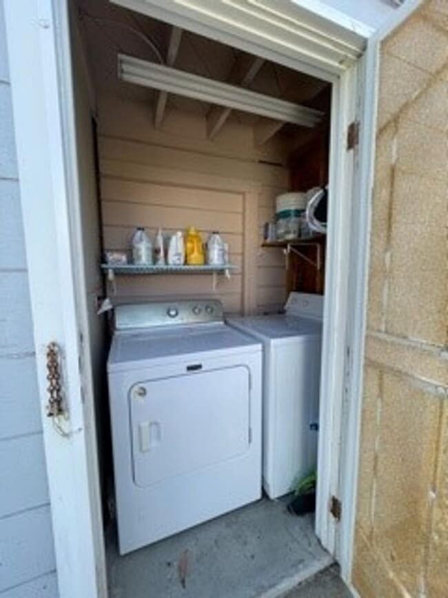 Building Photo - 1220 Morro Ave