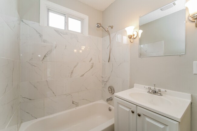 Building Photo - 1131 Orourke Dr