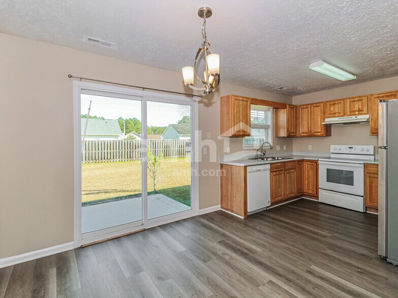 Building Photo - 9488 Huckabee Dr NE