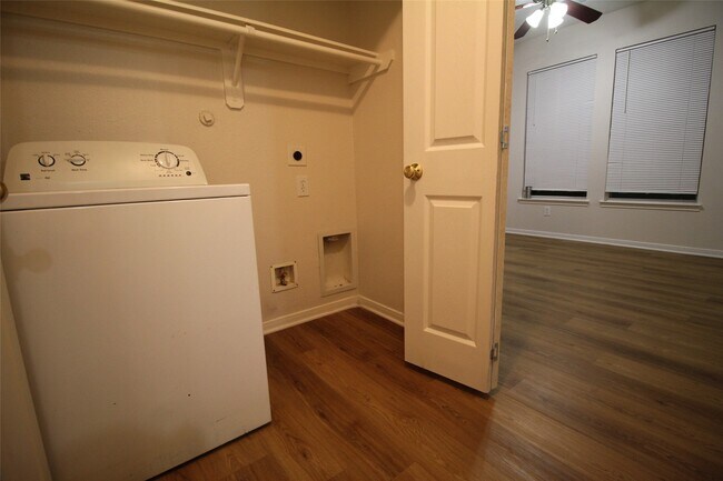 Building Photo - 21123 Sprouse Cir