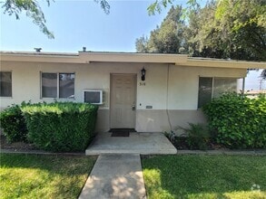 Building Photo - 310 La Paloma St