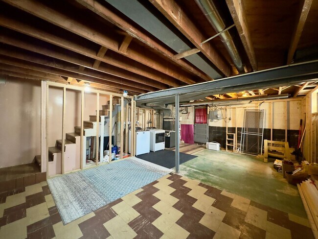 Building Photo - 205 Sipple Ave