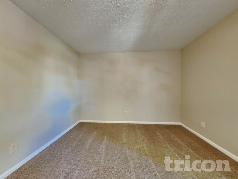 Building Photo - 1422 Mistyglen Ln
