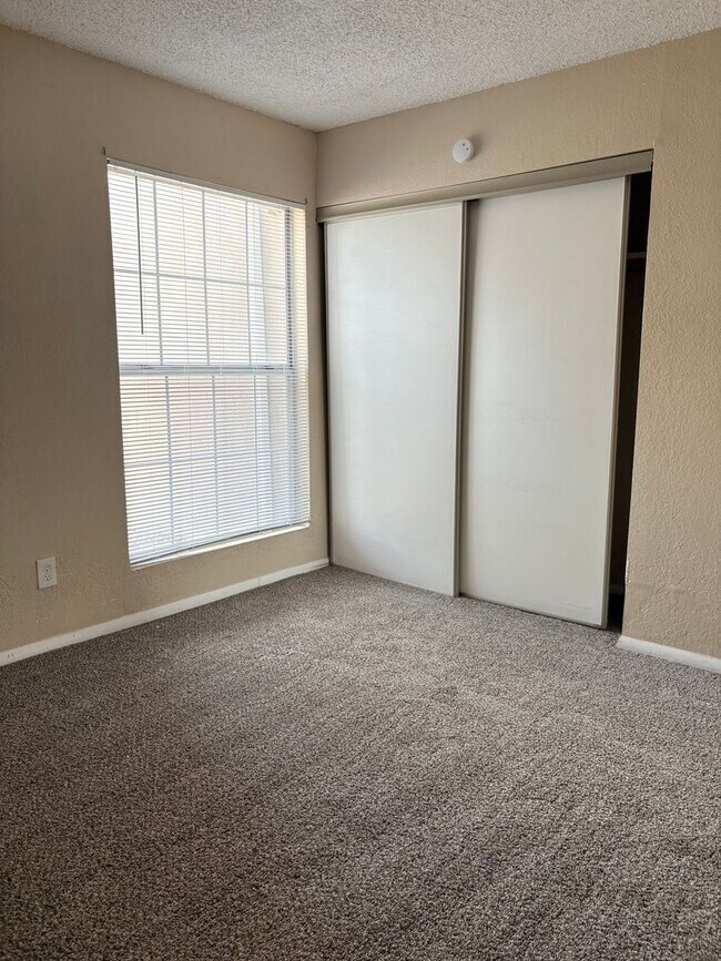 Building Photo - 2 Bedroom Lower Level Unit - ALL UTILITIES...
