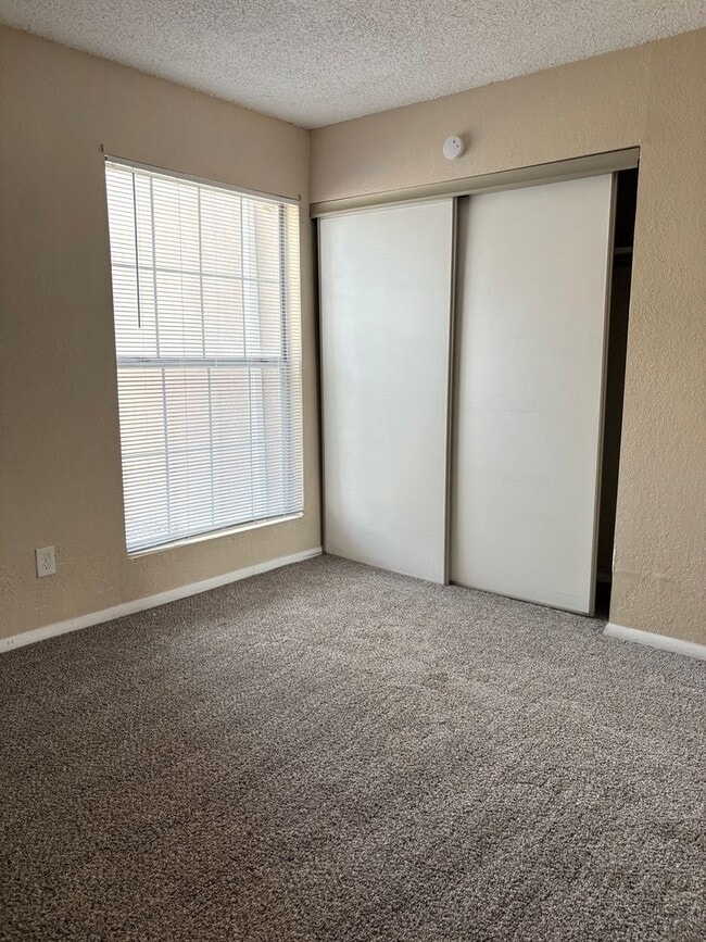 Building Photo - 3510 Parkmoor Village Dr