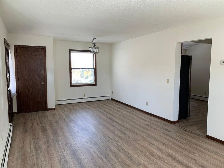 Building Photo - 4687 3rd St NE