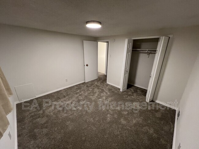 Building Photo - 11620 Versailles Ave NE