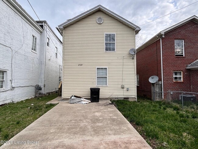 Building Photo - 2122 W Jefferson St