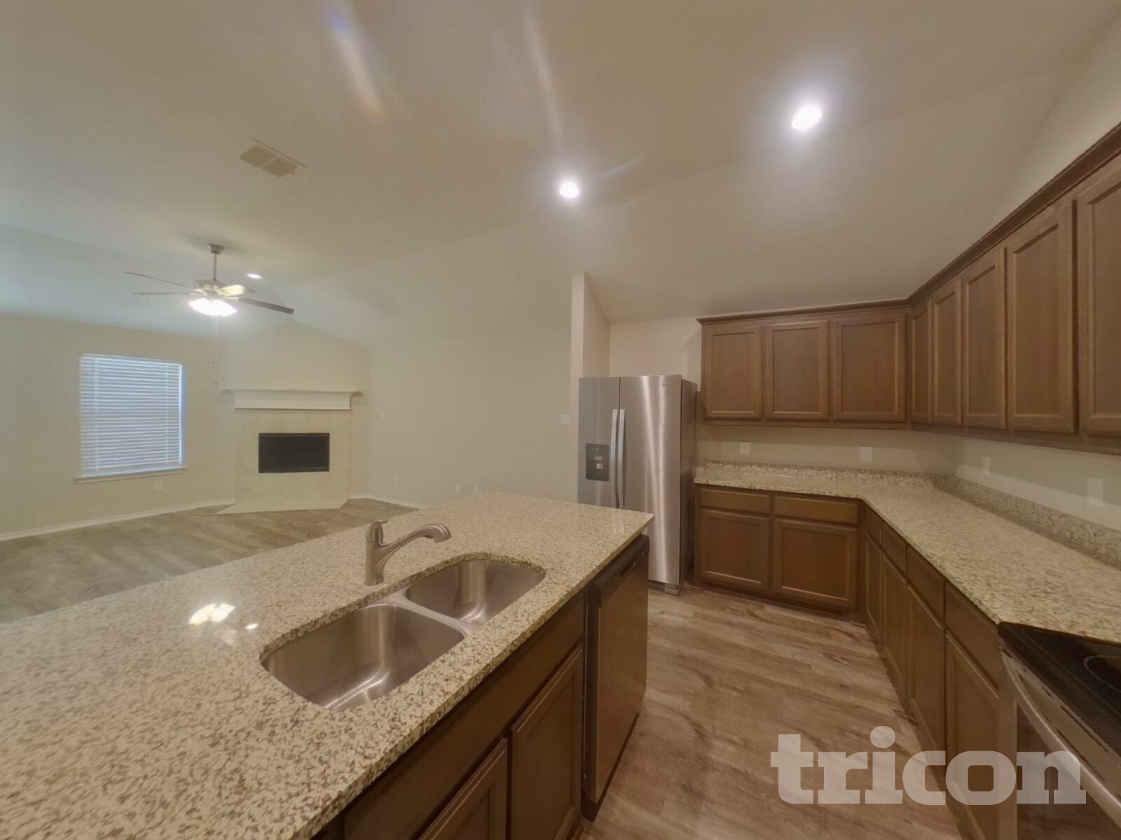 Building Photo - 2565 Hadley St