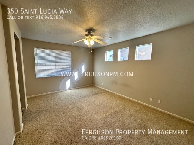 Building Photo - Spacious Four Bedroom Lincoln Home