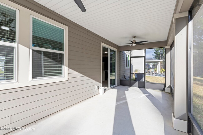 Building Photo - 11006 Stapleton Dr