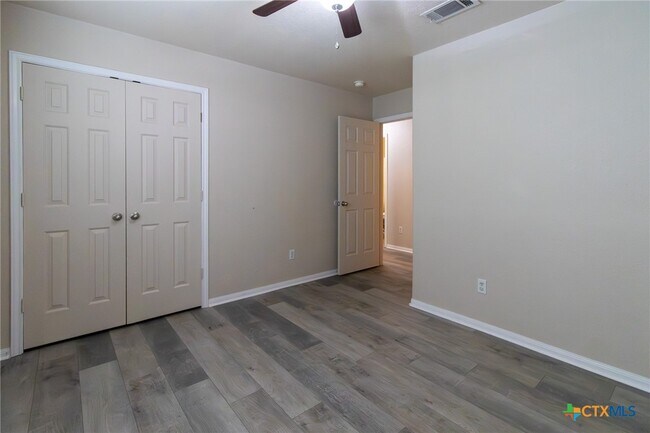 Building Photo - 2203 Love Rd