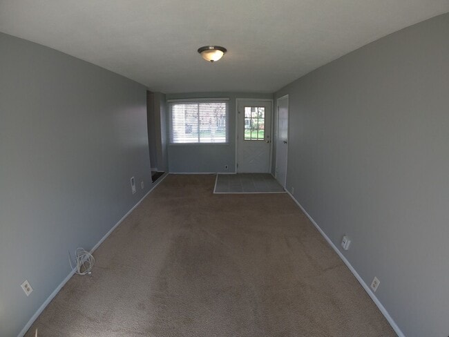 Building Photo - 4 Bed 2 Bath Farmington Hills home for lease