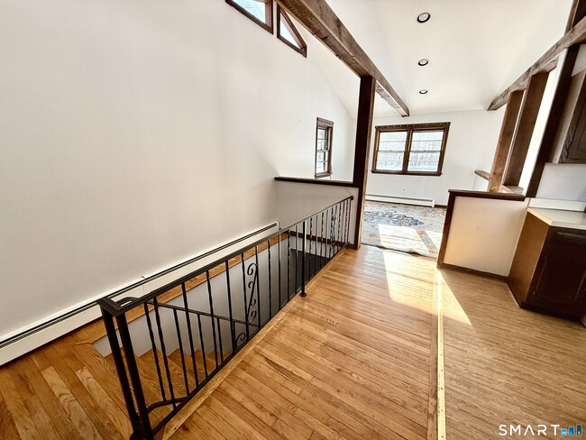 Building Photo - 27 White Oak Rd