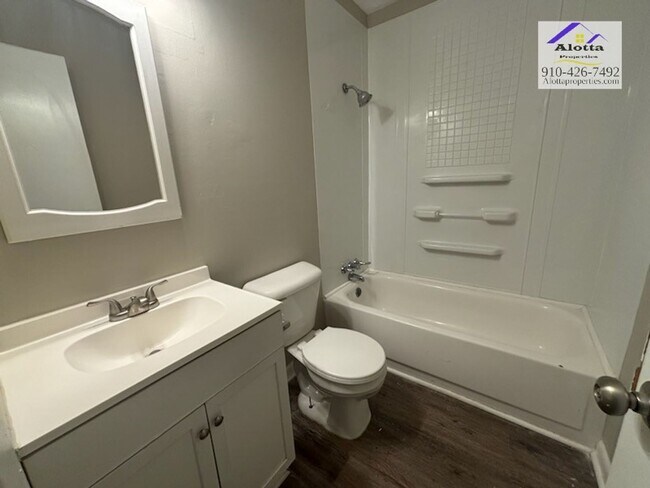 Building Photo - 6604 Carloway Dr