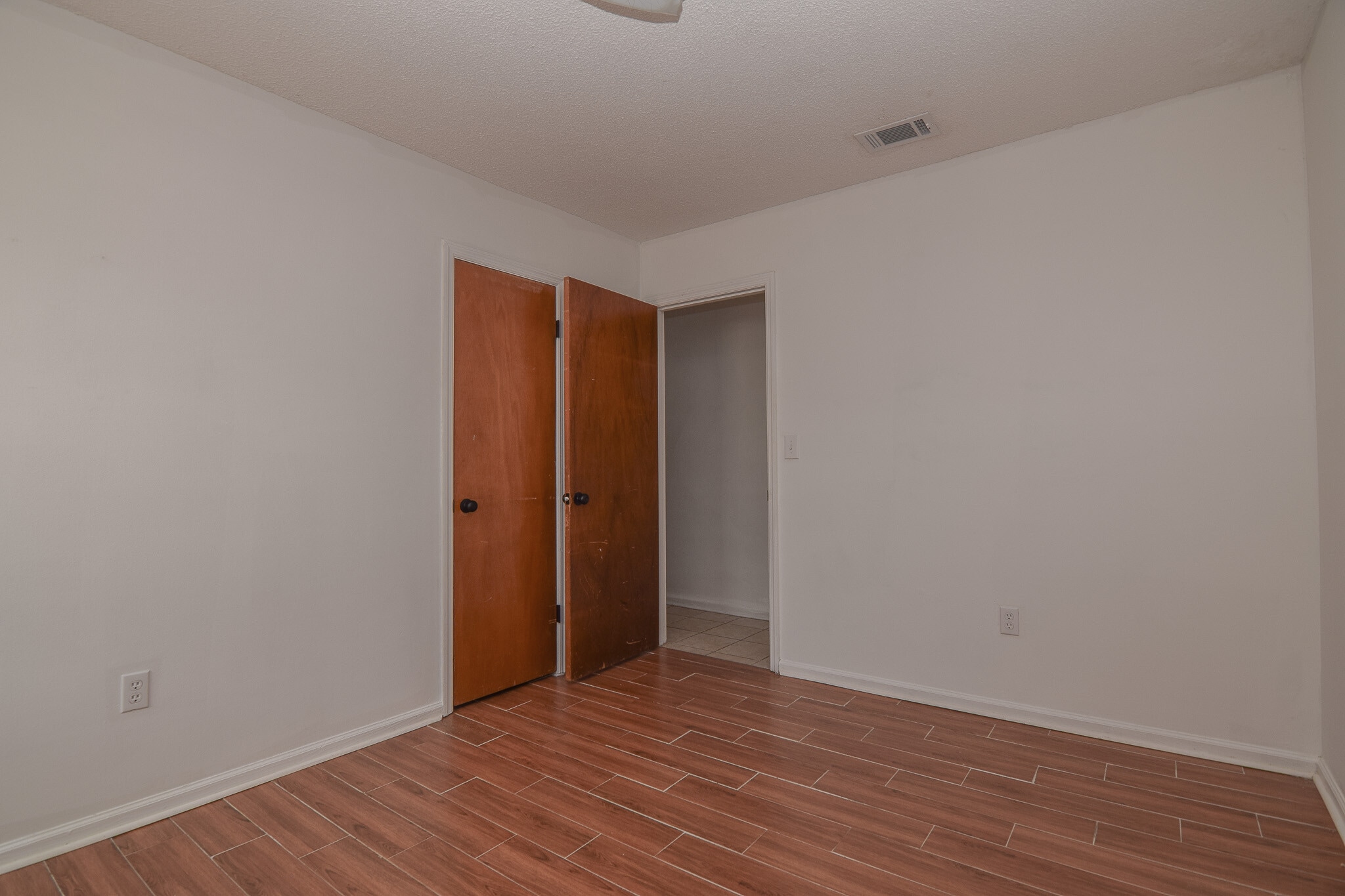 Building Photo - 103 Ashwood Ct