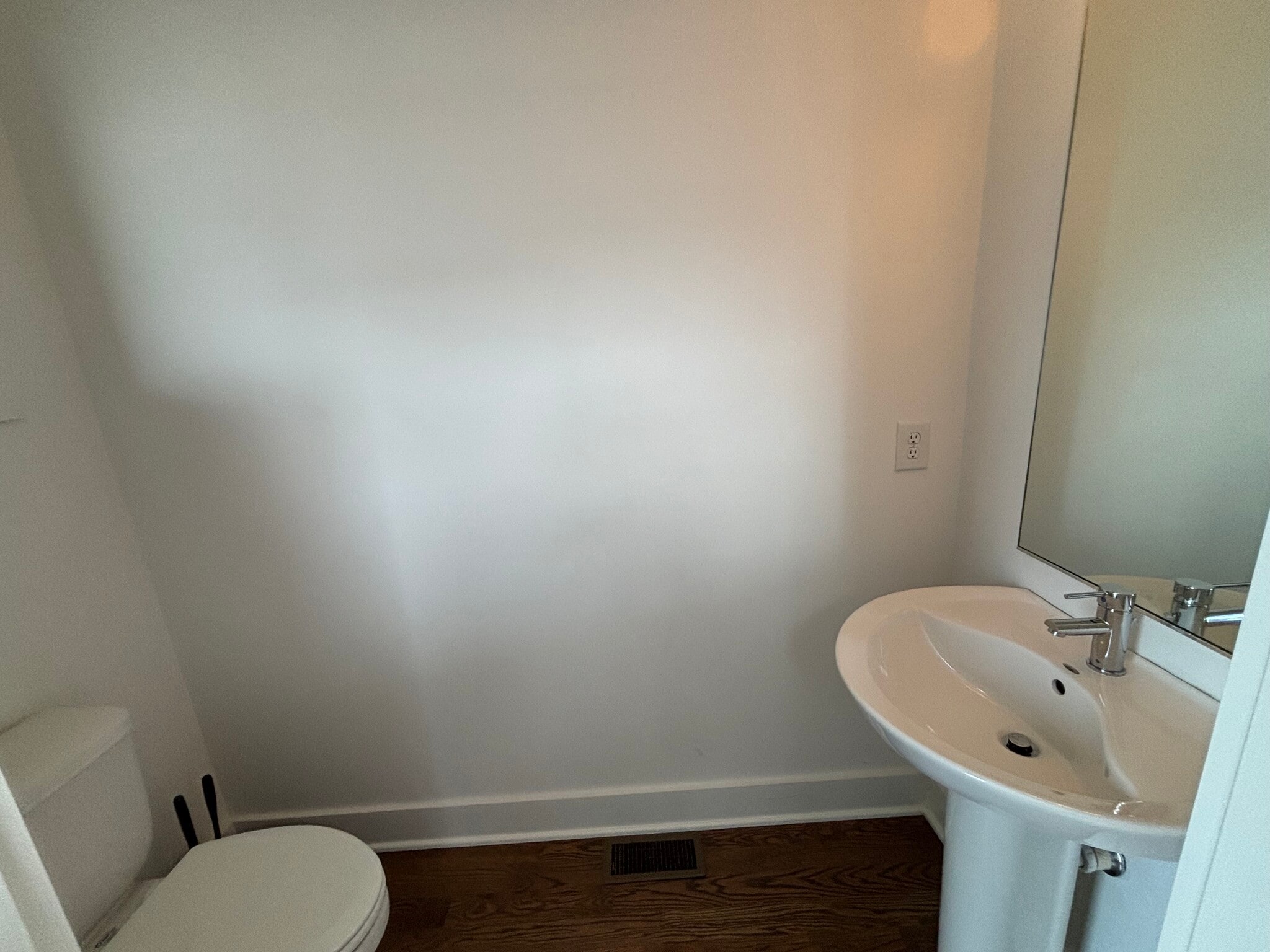 Building Photo - 908 Southside Pl