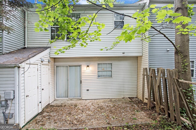 Building Photo - 5731 Wells Cir