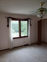 Building Photo - 5260 Silver Dawn Ln