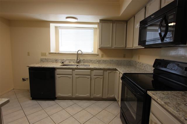 Building Photo - 728 Middle Cove Dr