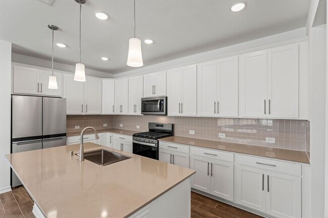 Building Photo - 14377 Cedar Shadow Dr