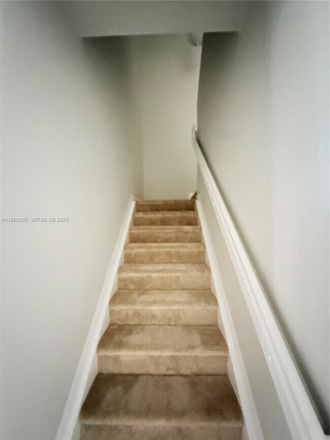 Building Photo - 656 SW 11th St