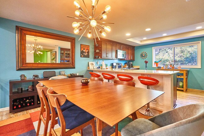 Building Photo - 4804 La Villa Marina