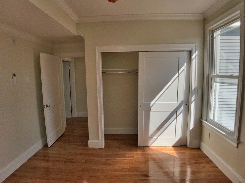 Building Photo - 12 Harris St