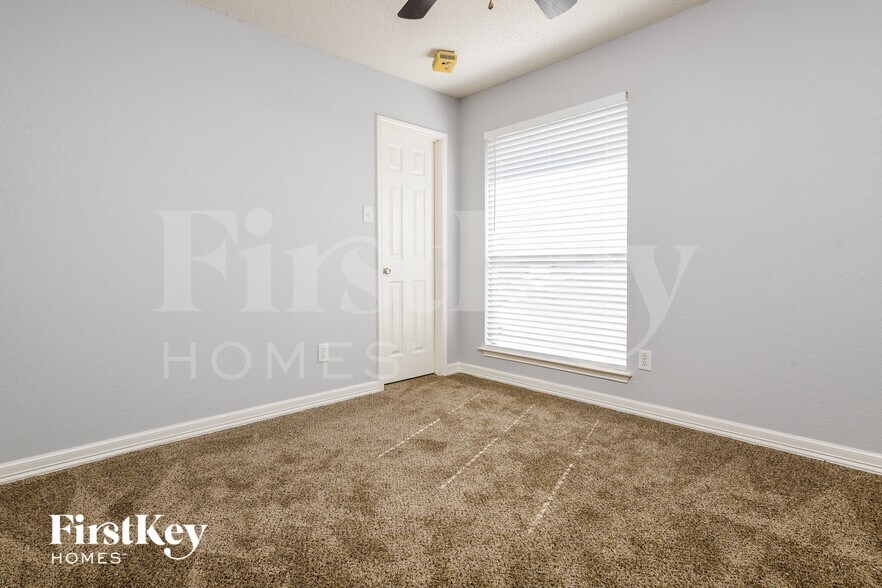 Building Photo - 4909 Lodgepole Ln