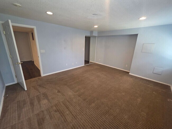 Building Photo - Beautiful Highlands Ranch Home with Finished Basement & 3-Car Garage!