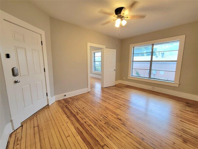 Building Photo - 2111 Freeman St